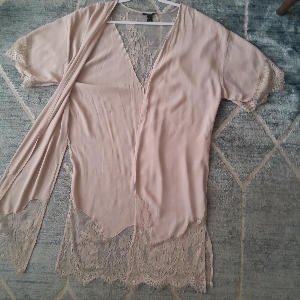 Forever 21 Lingerier Lace trimmed Open Duster Sz L  Salmon Beige